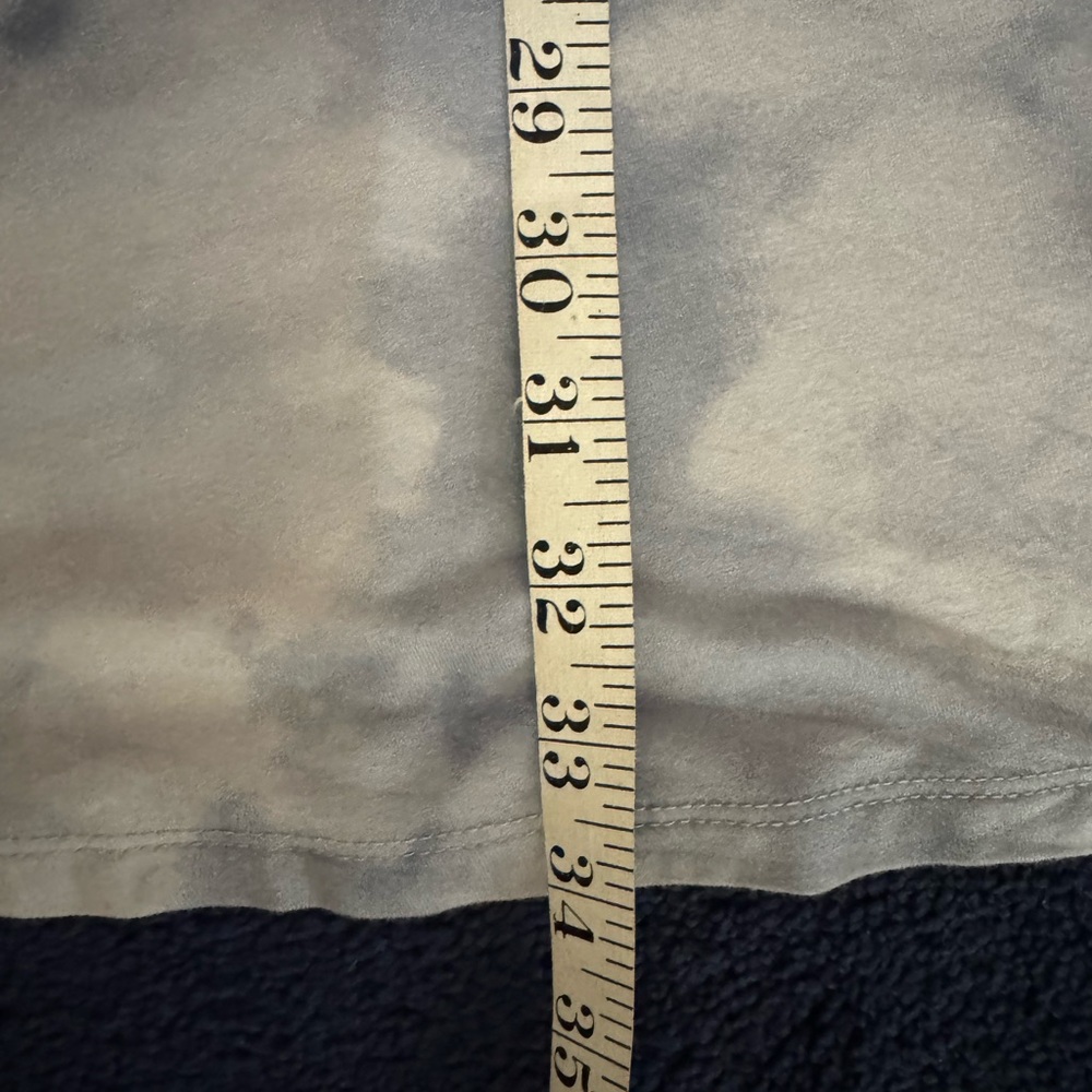 Old navy swing dress size small new without tags.
Blue tie-dye. - Picture 2 of 6